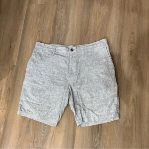 Linen & Cotton Blend Goodfellow & Co Gray Flat Front Shorts in size 36